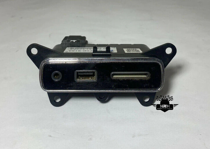 2014 - 2018 Dodge Durango Jeep Grand Cherokee Hub Aux USB Media Hub Console