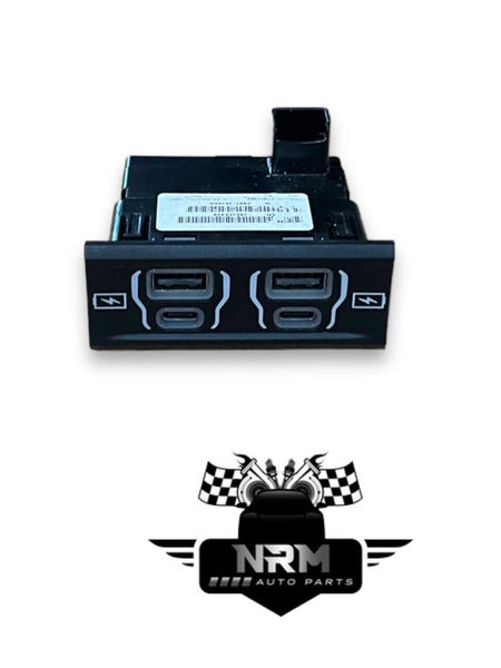 2022 2023 Jeep Wagoneer Center Console Rear USB Charging Port