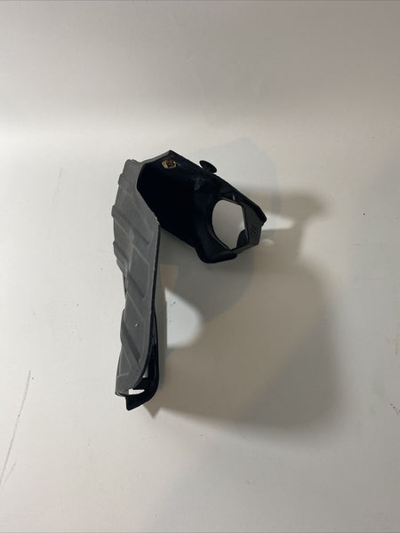 07 08 09 10 11 12 Chevrolet Silverado Left Front Bumper Retainer Cover Support