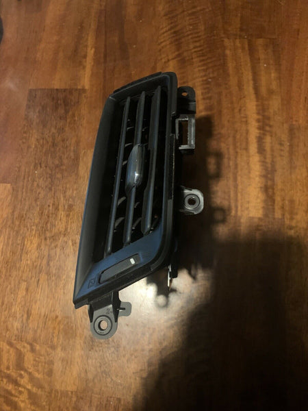 2014-2020 Chevrolet Silverado Sierra Air Vent Right RH Inner Dash