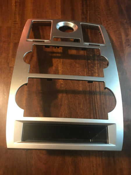 05 06 07 Chrysler 300 Silver Radio Dash Bezel Trim