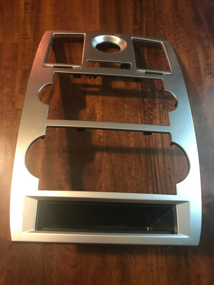 05 06 07 Chrysler 300 Silver Radio Dash Bezel Trim