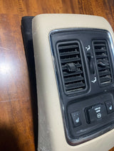 2011 2012 13 Jeep Grand Cherokee Center Console Rear A/C Air Vent Power USB Port