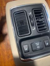 2011 2012 13 Jeep Grand Cherokee Center Console Rear A/C Air Vent Power USB Port