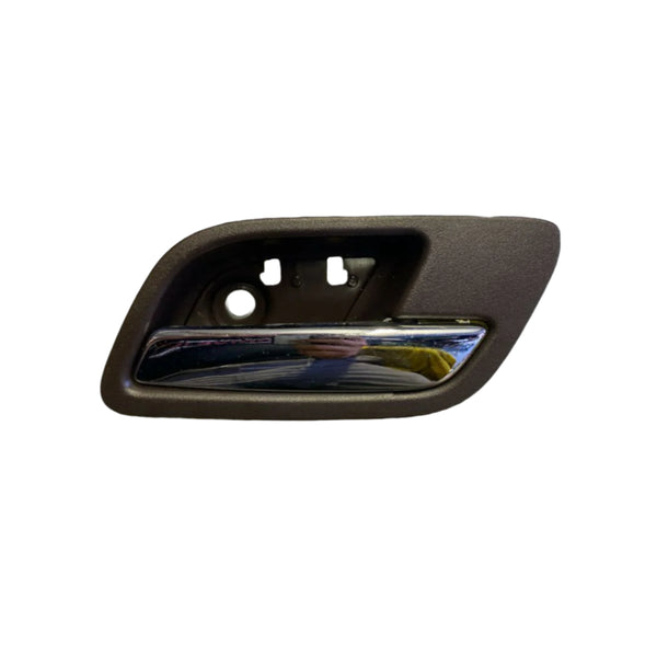 2007 2008 2009 2010 2011 2012 2013 Chevrolet Tahoe Avalanche Right Interior Door Handle Brown pa6(MF25+GF15)