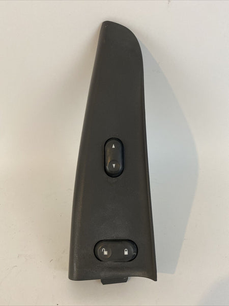 2002 2003 2004 2005 2006 2007 F-250 F-350 F-450 F-550 Window Switch Passenger Right Front Gray Clip Broken