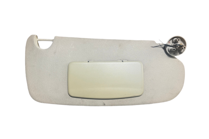 2004 2005 Dodge Ram 1500 2500 3500 Passenger Right RH Sunvisor w/ Illumination Mirror Quad Cab YY76TL2AA