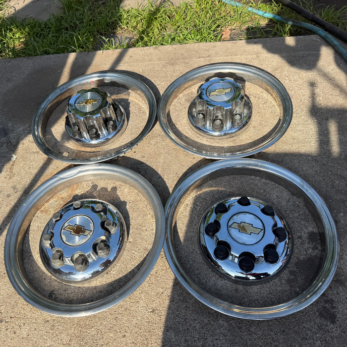 2000 2001 2002 2003 2004 2005 2006 Chevrolet Silverado center caps with Trim Beauty Rings Complete set