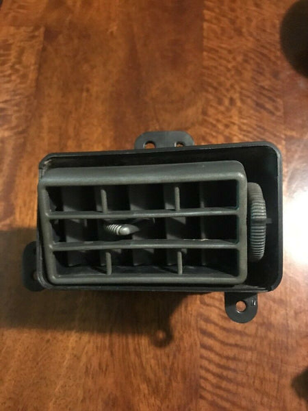 1999 00 01 02 03 2004 Ford F250 F350 F450 F550 Super Duty AC Air Vent Gray Left