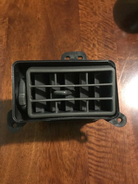 1999 2001 02 03 2004 Ford F250 F350 F450 F550 Super Duty AC Air Vent Gray Center