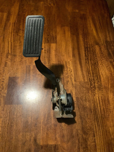 04 05 Chevrolet Silverado Diesel Duramax Gas Pedal 6.6L GMC Sierra