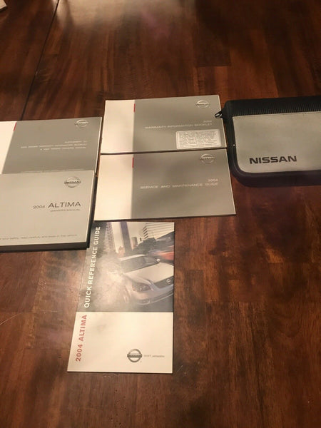 2004 Nissan Altima User Guide Owner's Manual w/ Case