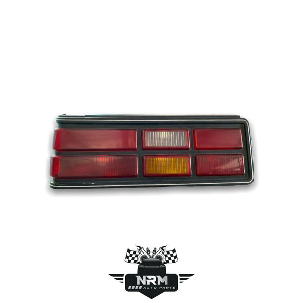 1985-1986 Ford LTD 992 Rear Driver Left Tail Light Lamp Lens e5db-13441-ac