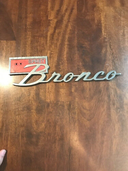 66 67 68 69 70 71 72 73 74 75 76 77 Ford Bronco Fender Emblem c6tb-16b114-a OEM